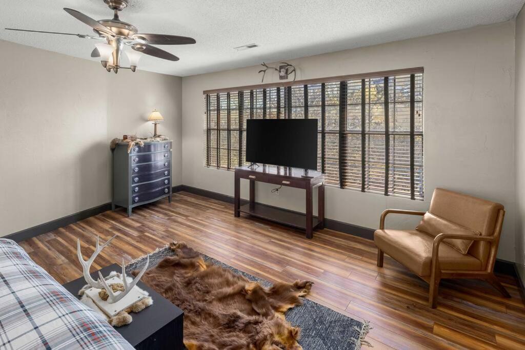 Stonegate Lodge Bear'S Den Kitchen, Pool, Firepit, Wifi ,Smart Tvs 유레카 스프링스 외부 사진