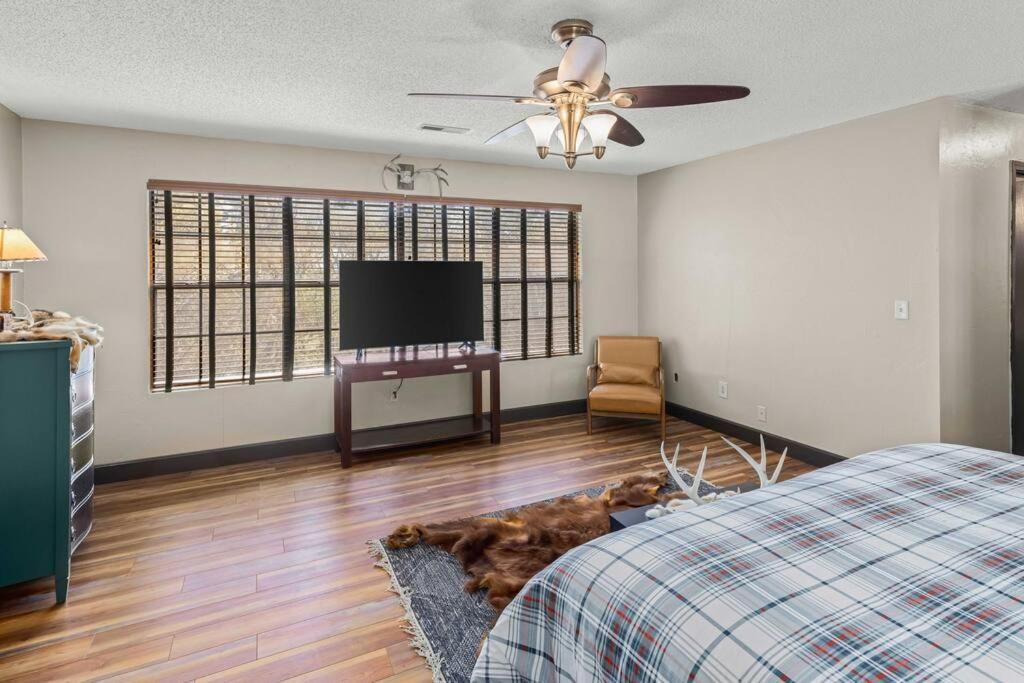 Stonegate Lodge Bear'S Den Kitchen, Pool, Firepit, Wifi ,Smart Tvs 유레카 스프링스 외부 사진